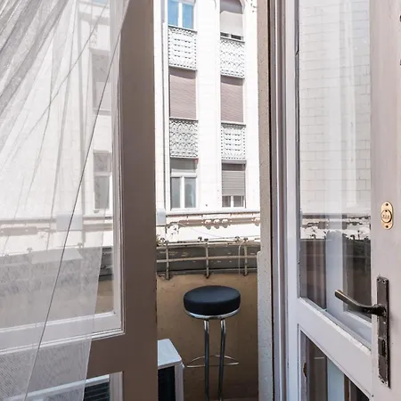 Old Post Apartment-2 Br-ac-balcony