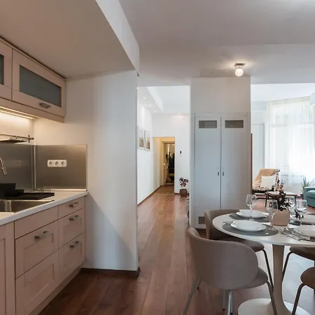 Apartment Old Post Apartment-2 Br-ac-balcony Budapest