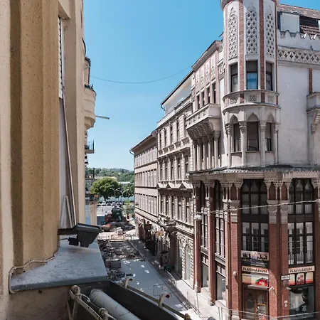 Daire Old Post Apartment-2 Br-ac-balcony Budapeşte