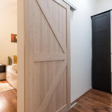 Old Post Apartment-2 Br-ac-balcony Daire Budapeşte